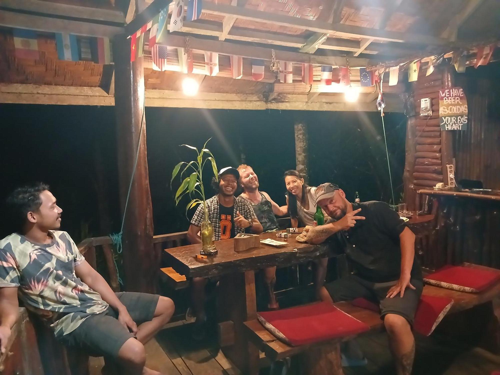 Batu Kapal Guest House & Jungle Trekking Bukit Lawang Exterior foto