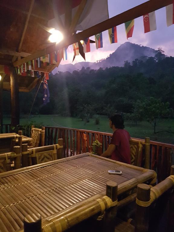 Batu Kapal Guest House & Jungle Trekking Bukit Lawang Exterior foto