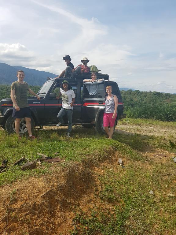 Batu Kapal Guest House & Jungle Trekking Bukit Lawang Exterior foto